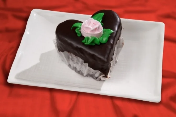 Individual Vanilla Heart Cake