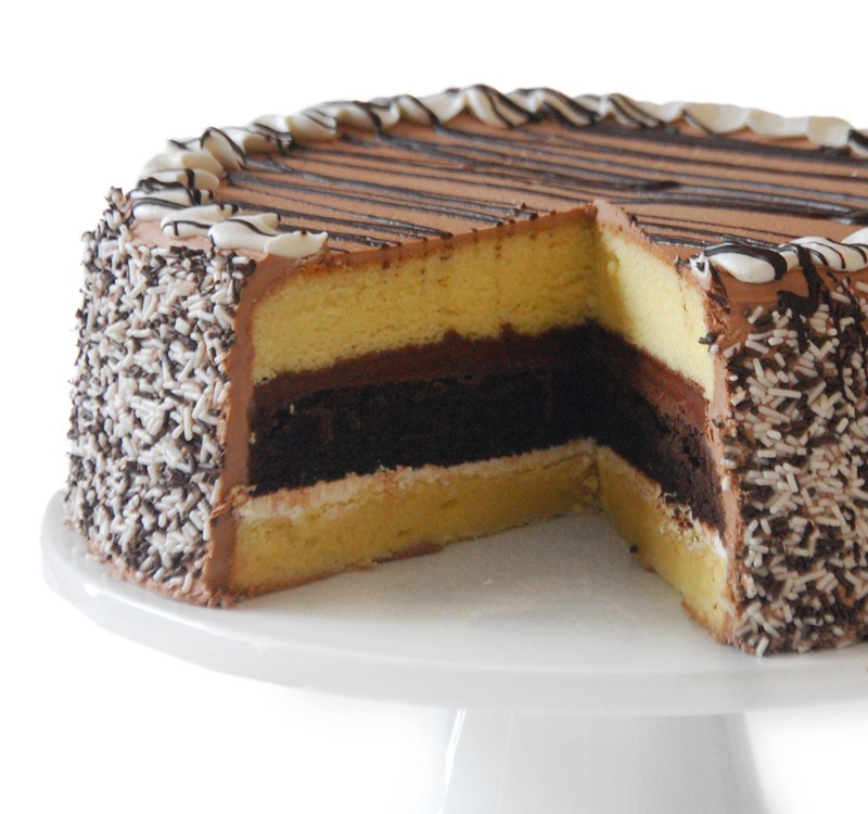 10" Ying And Yang Cake