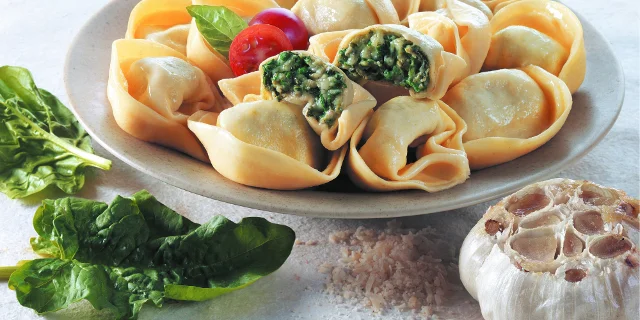Roasted Garlic And Spinach Tortelloni