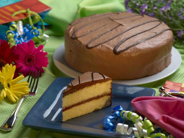 Yellow Cake With Chocolate Frosting